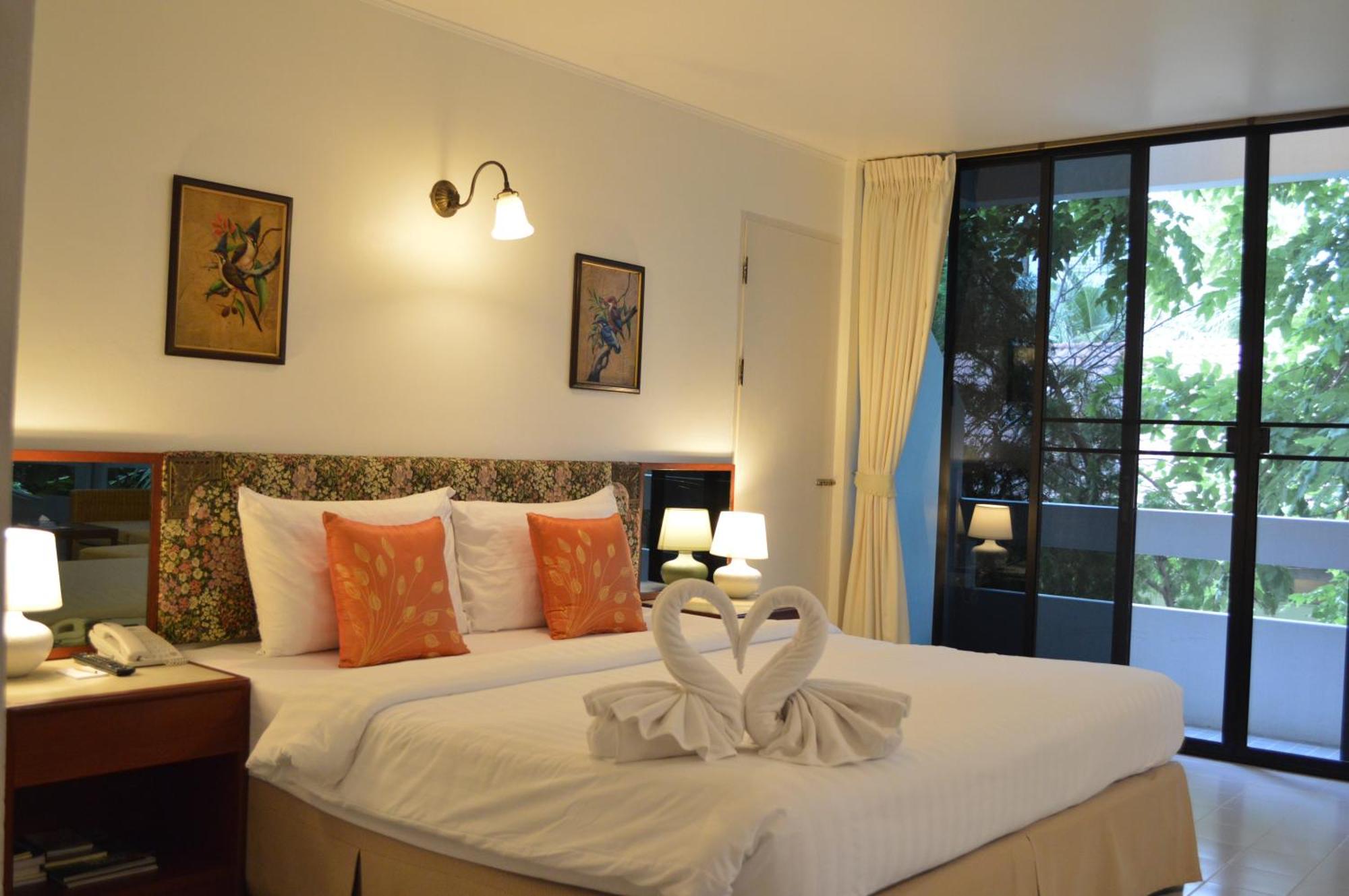 Nern Chalet Beachfront Hotel Huahin Kültér fotó