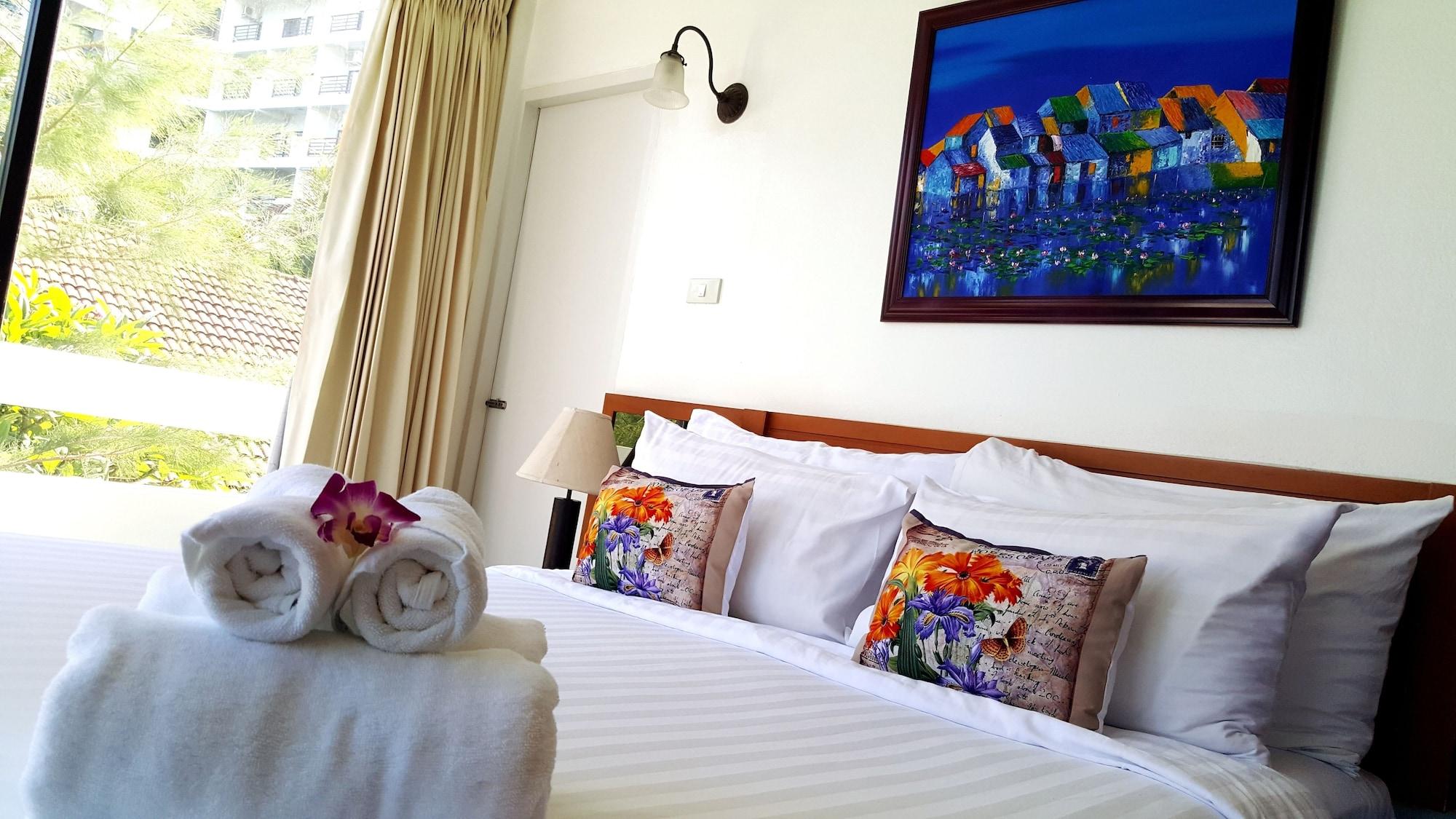 Nern Chalet Beachfront Hotel Huahin Kültér fotó