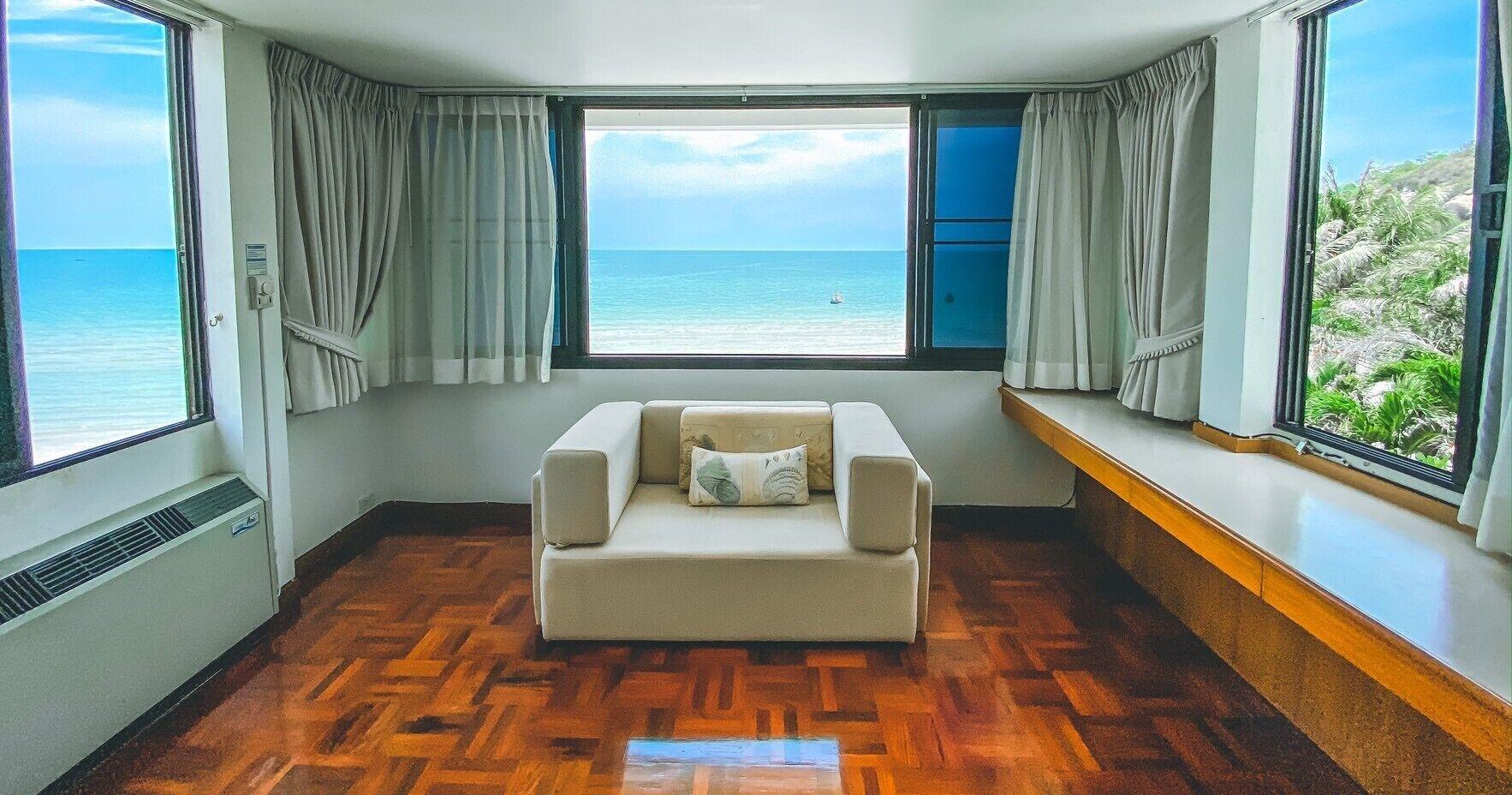 Nern Chalet Beachfront Hotel Huahin Kültér fotó