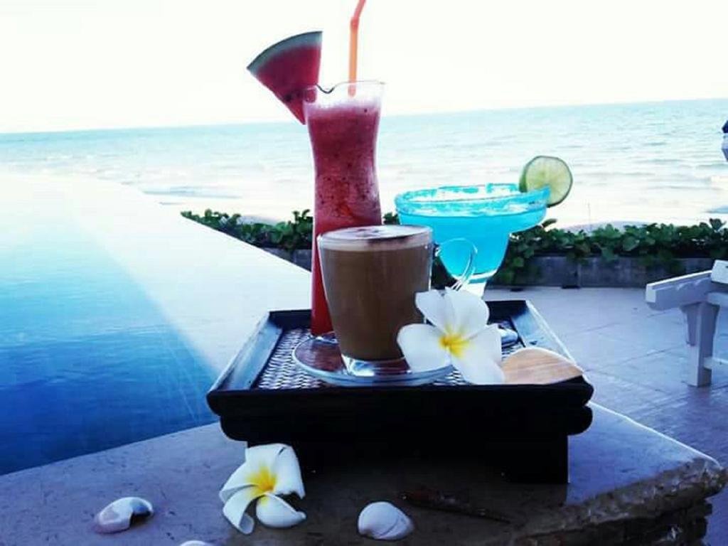 Nern Chalet Beachfront Hotel Huahin Kültér fotó