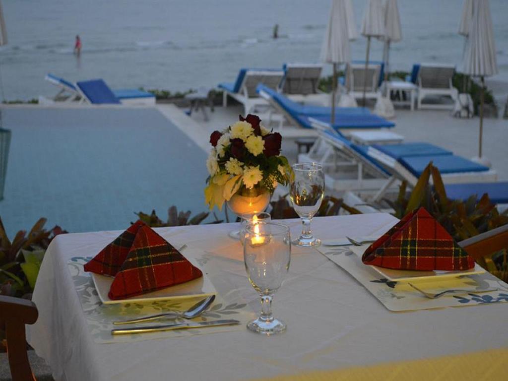 Nern Chalet Beachfront Hotel Huahin Kültér fotó