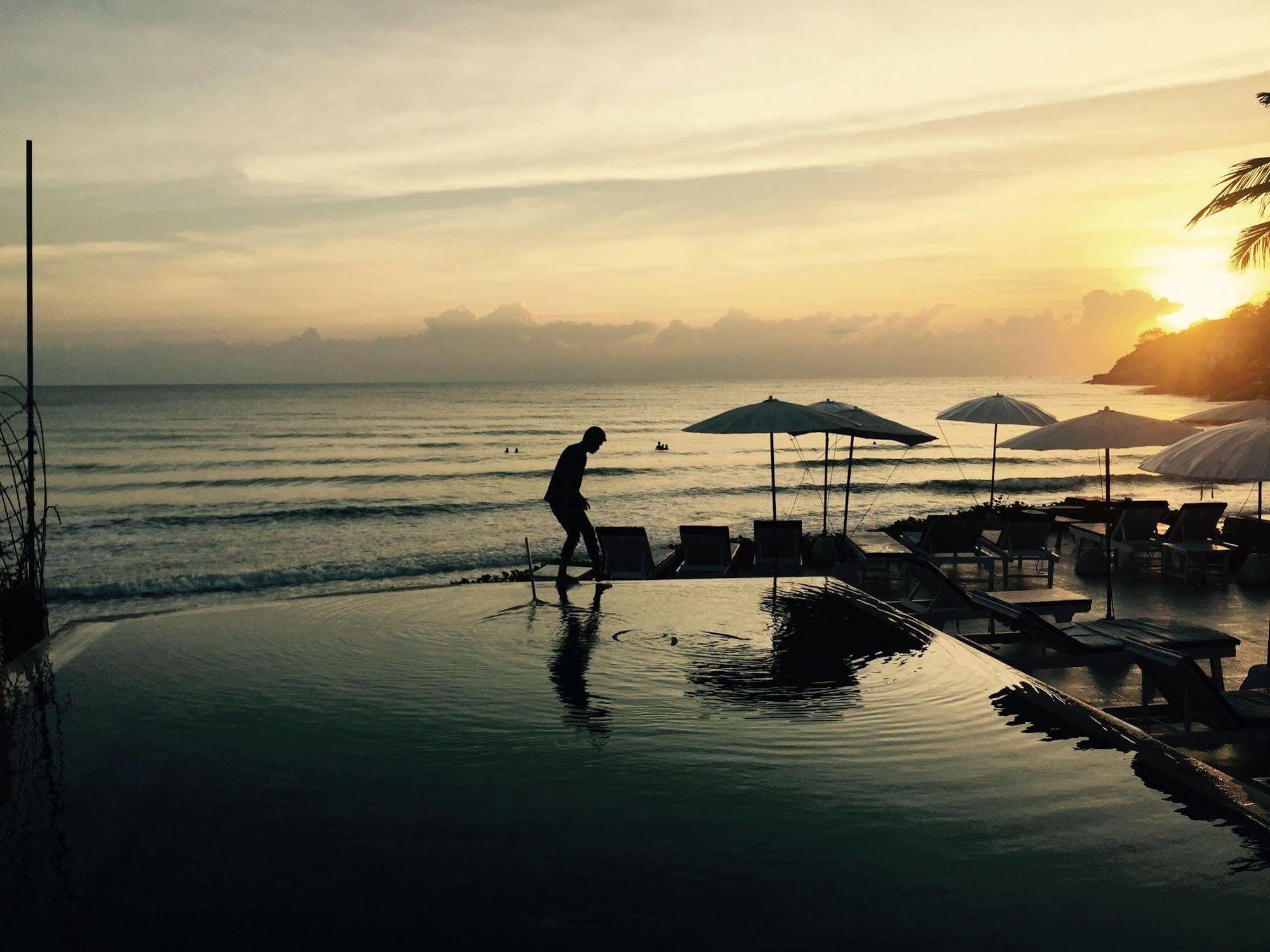 Nern Chalet Beachfront Hotel Huahin Kültér fotó