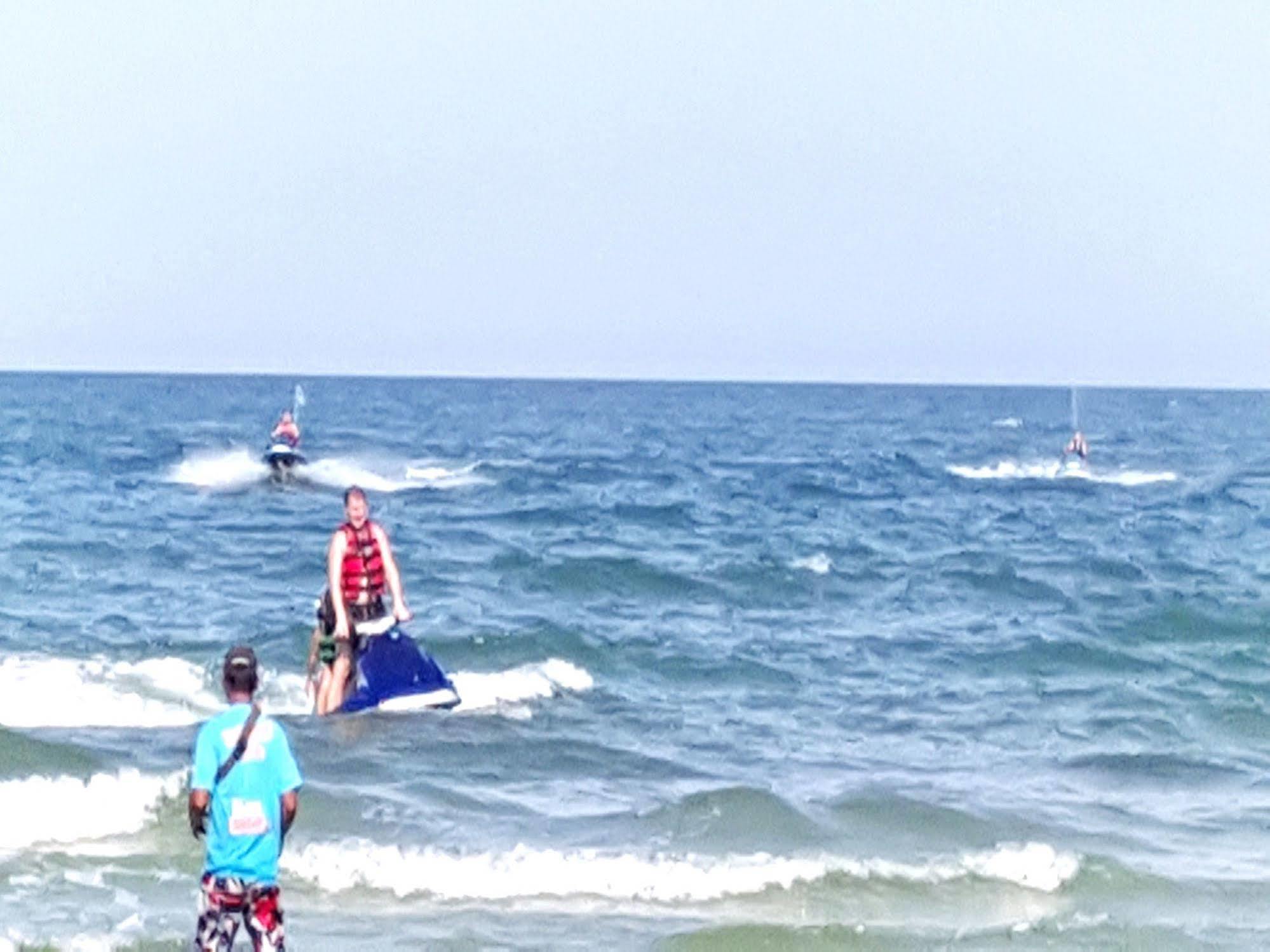 Nern Chalet Beachfront Hotel Huahin Kültér fotó